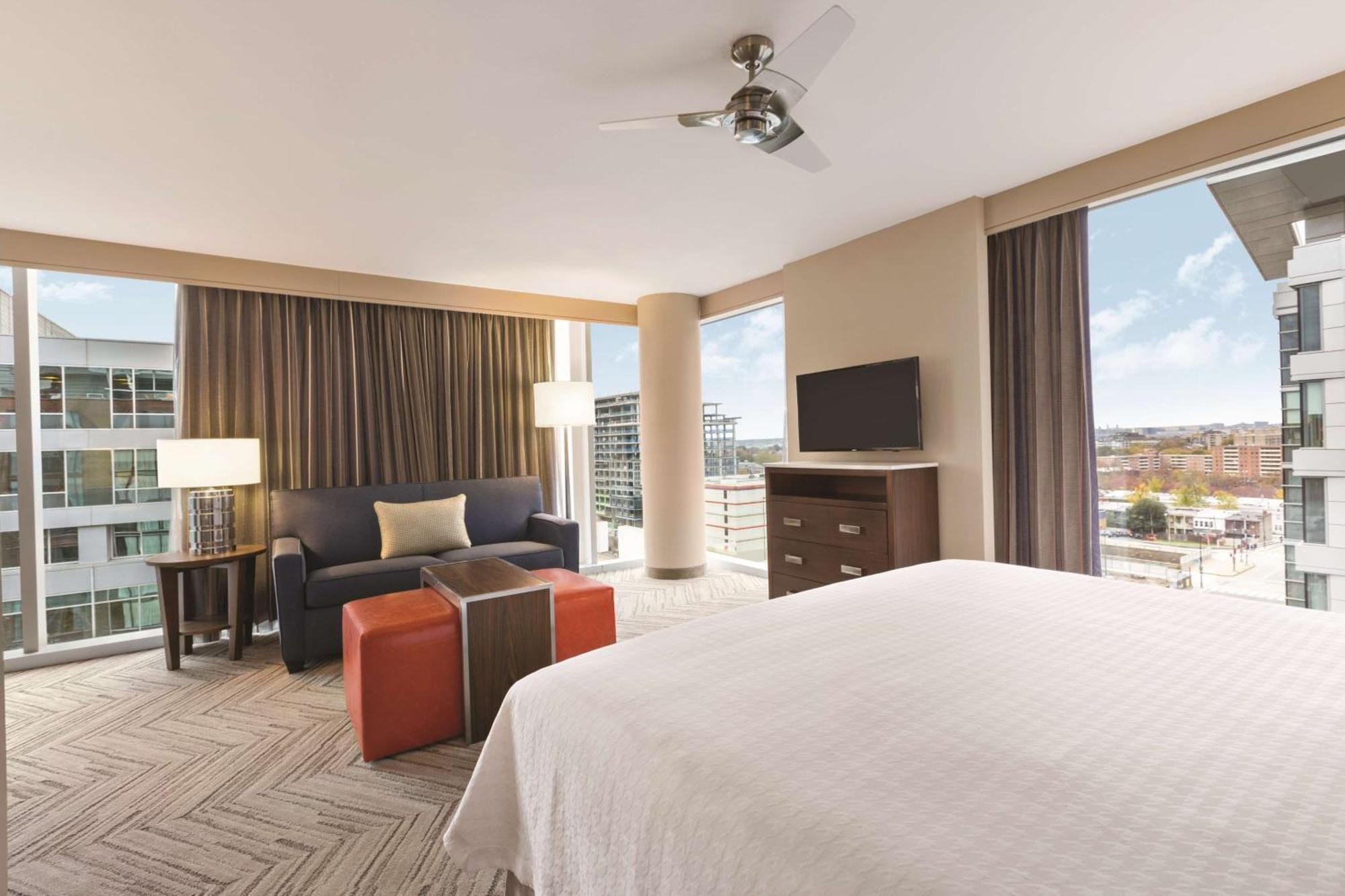 Hotel Homewood By Hilton Dc Capitol-navy Yard 3*