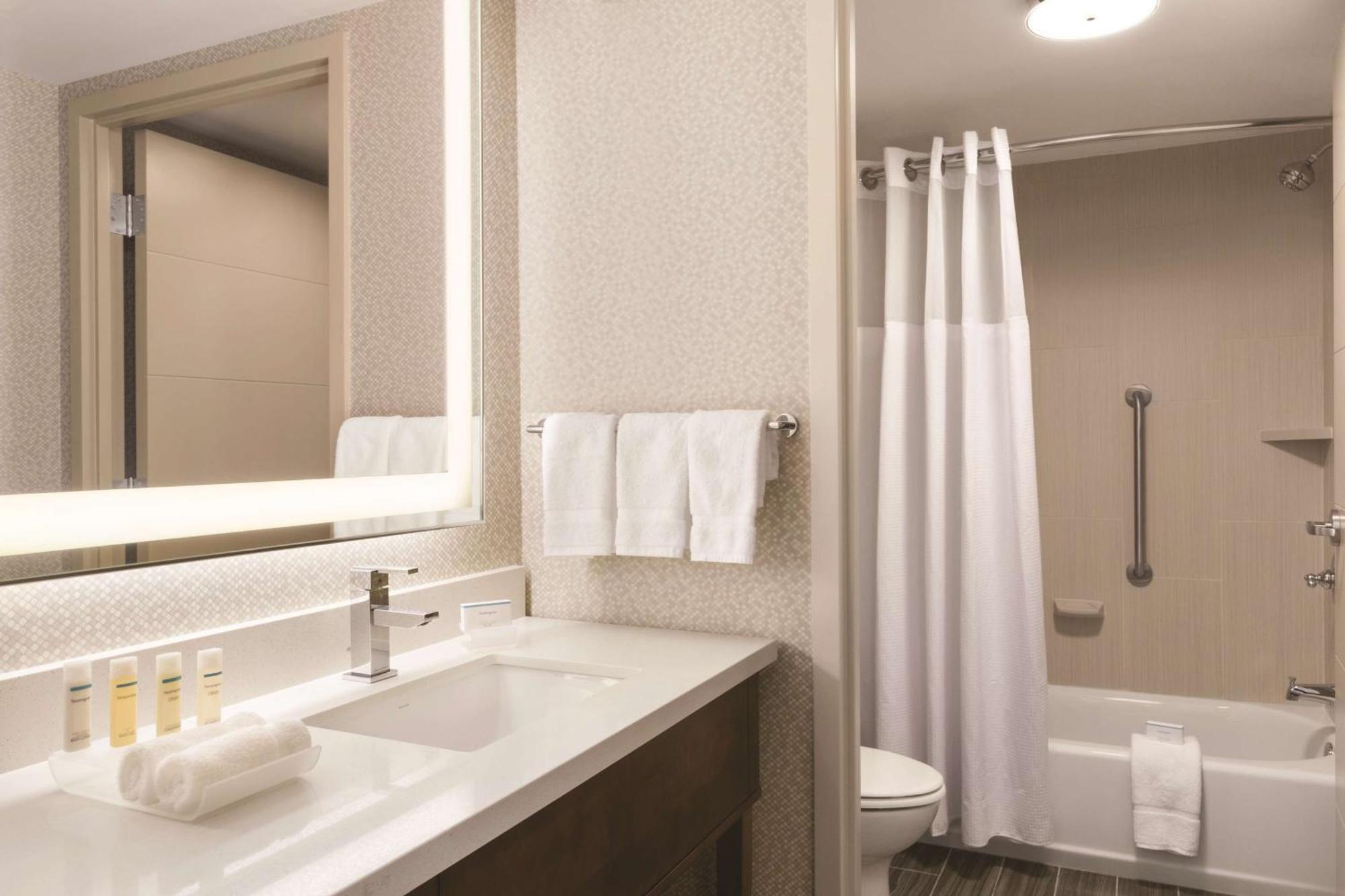Homewood By Hilton Dc Capitol-navy Yard Washington