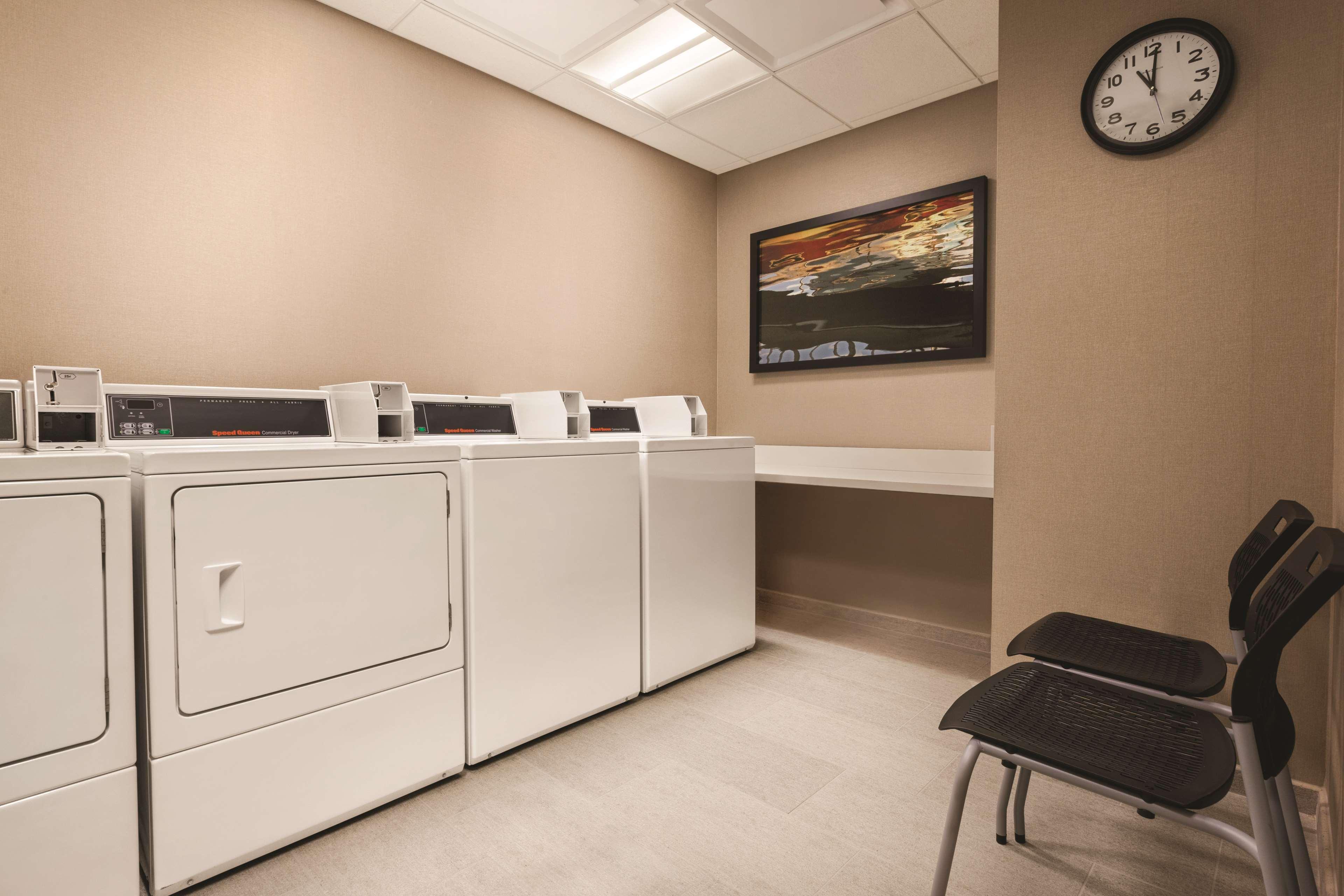 Hotel Homewood By Hilton Dc Capitol-navy Yard 3*